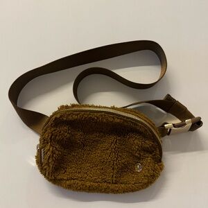 Lululemon Belt Bag, Fleece- LIKE NEW